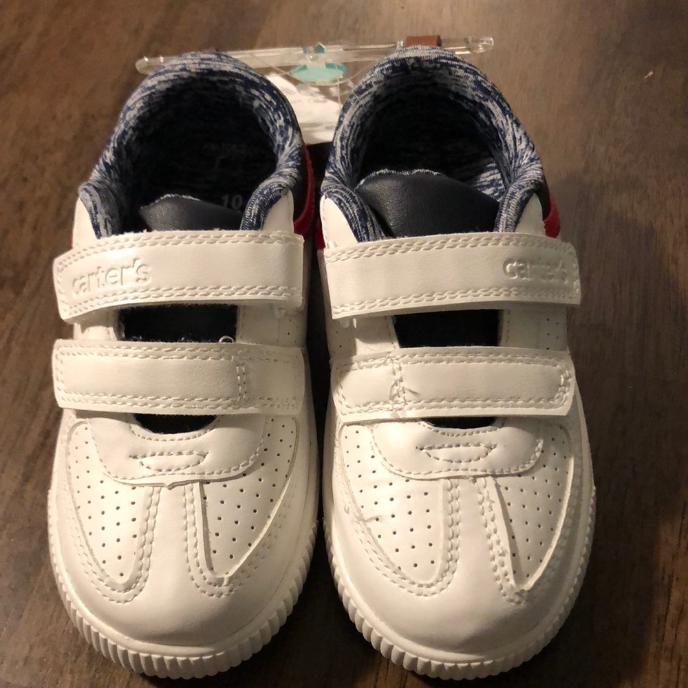 NWT Carter white casual sneaker kids size 10